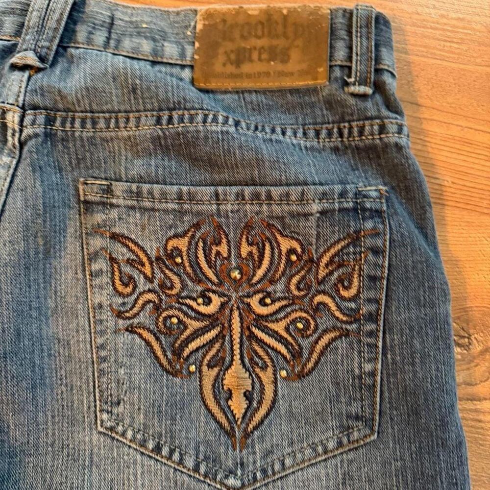 Mid rise wide leg jeans